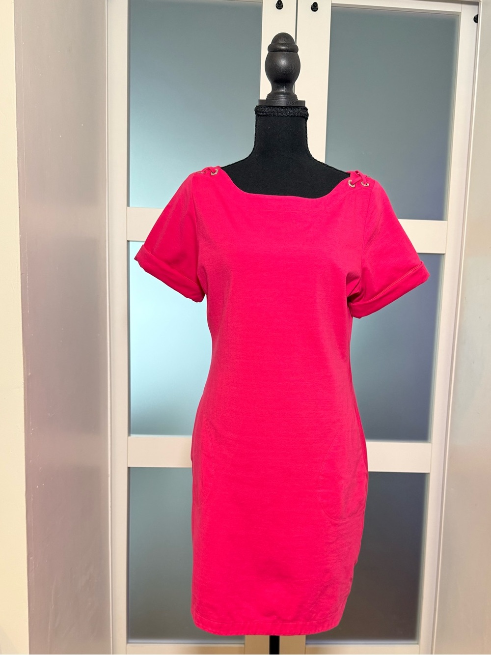 Tommy Bahama Hot Pink Short Sleeve Shift Dress, size XS.